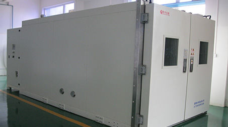 High and low temperature test chamber